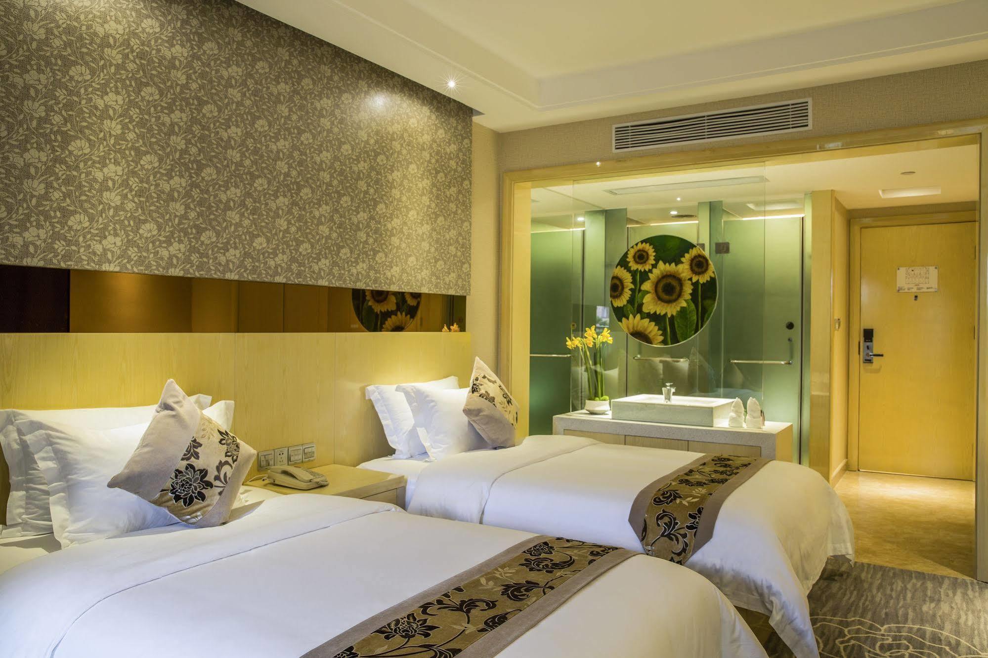 Paco Hotel Luogang Wanda Plaza Branch Canton Esterno foto